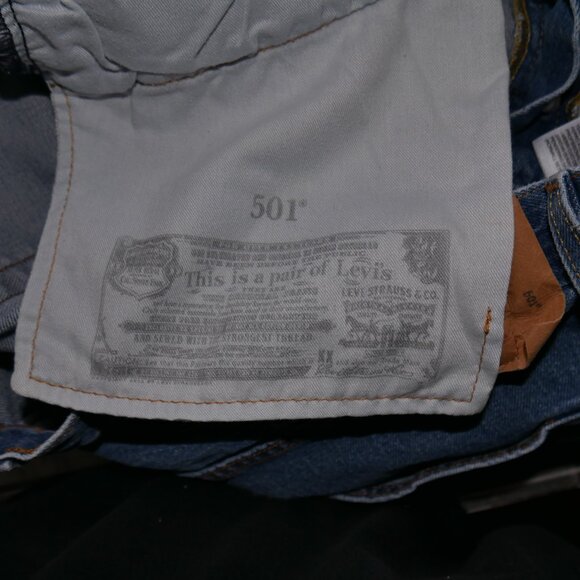 Levi's 501 Men’s Size 36-38 Jean Shorts Stretch Denim Jorts Medium Wash Blue EUC - Picture 6 of 9